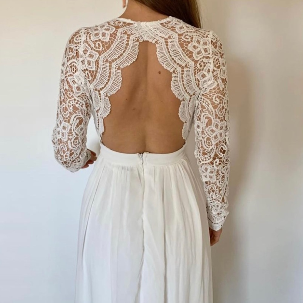 Lulu’s white lace dress - Picture 3 of 8